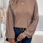 Μπεζ μπλούζα με ανάγλυφο